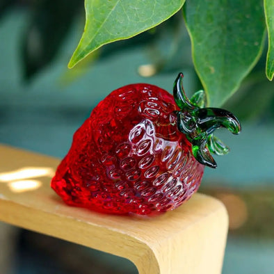 White Crystal Crystal Strawberry Handmade Small Strawberry Sculpture Glass Art Lifelike Color Fruit Ornament Birthday Gift